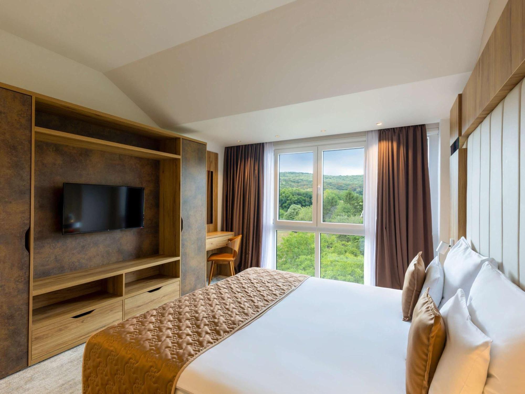 Movenpick Resort And Spa Fruske Terme Vrdnik Exterior photo
